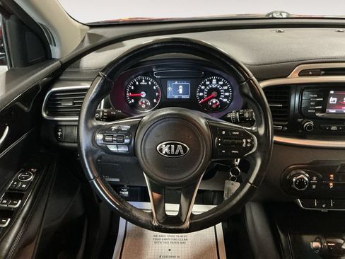 Used 2016 Kia Sorento FWD w/ LX Convenience Package image 12