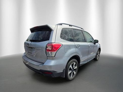 Used 2018 Subaru Forester 2.5i Premium w/ All-Weather Package AWD/4WD image 4