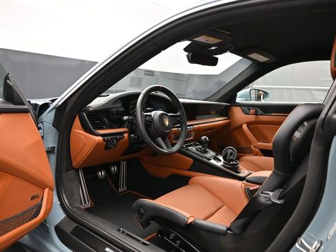 Certified 2024 Porsche 911 GT3 RS RWD image 4