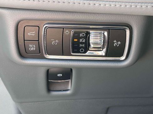 Used 2023 Lincoln Nautilus Reserve w/ Equipment Group 201A AWD/4WD image 33