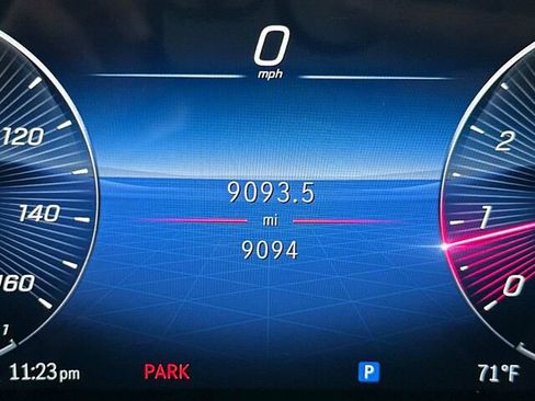 Used 2025 Mercedes-Benz GLA 250 image 32