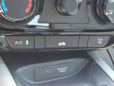 Used 2022 Honda HR-V LX image 24