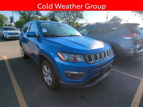 Used 2018 Jeep Compass Latitude w/ Cold Weather Group AWD/4WD image 3
