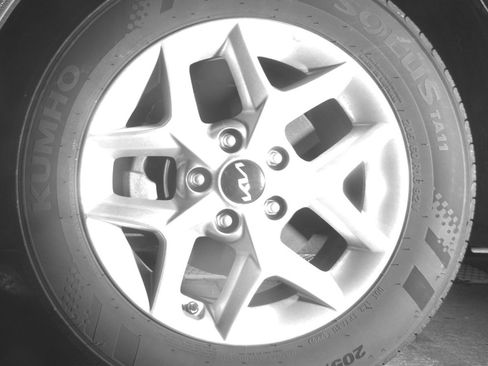 Used 2025 Kia Soul LX w/ LX Technology Package image 12