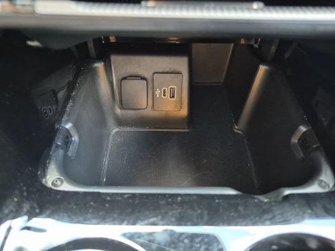 Used 2025 Ford Explorer Platinum image 32