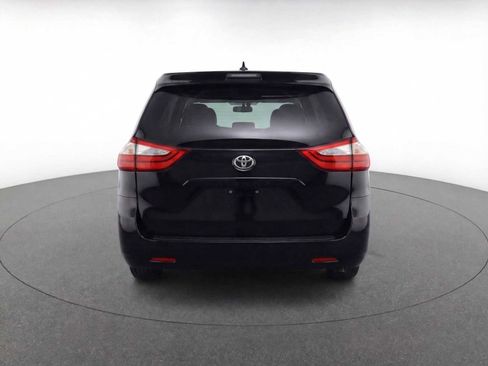 Used 2020 Toyota Sienna L image 8