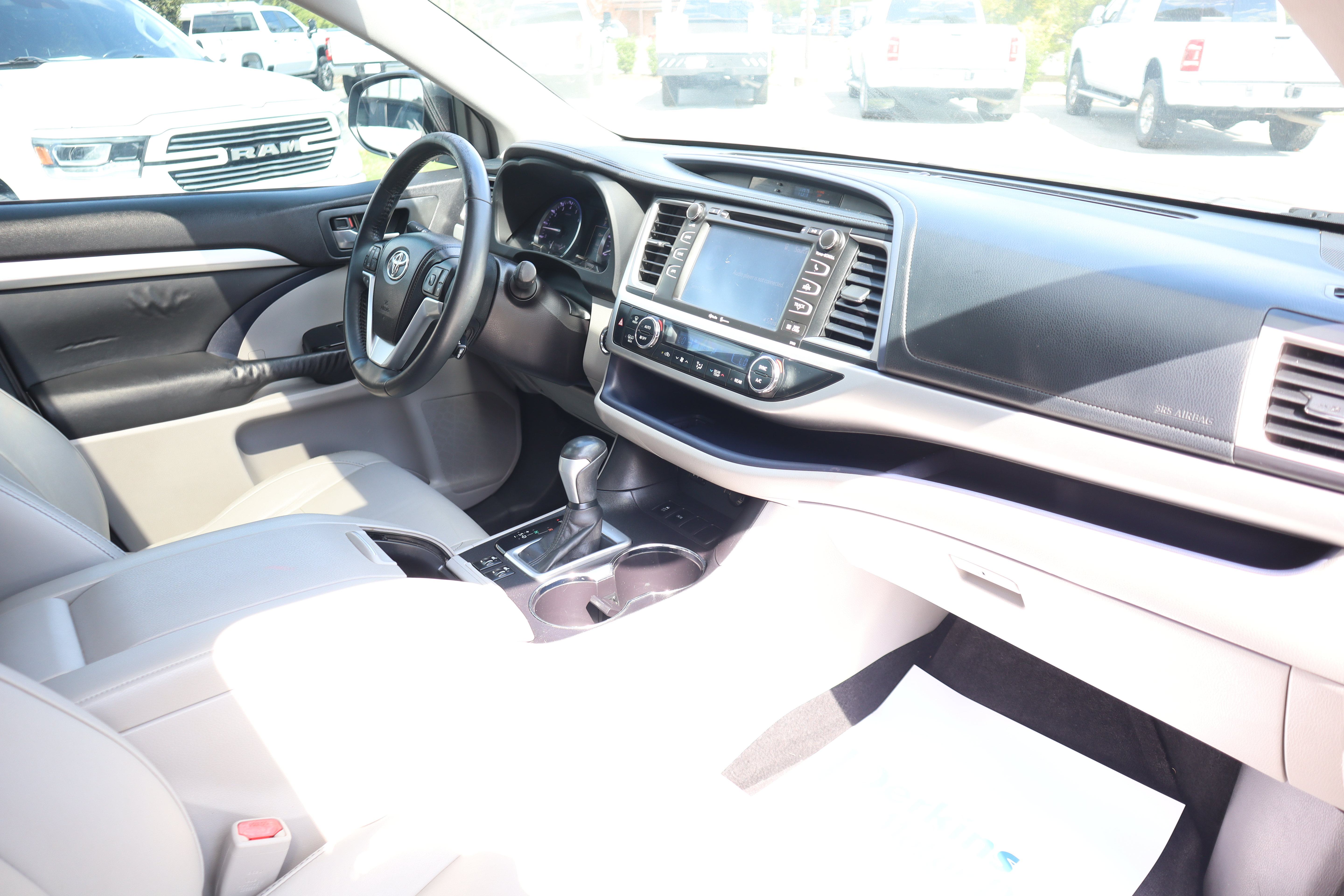 Used 2015 Toyota Highlander XLE FWD image 31