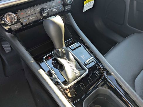 New 2026 Jeep Compass Limited image 17