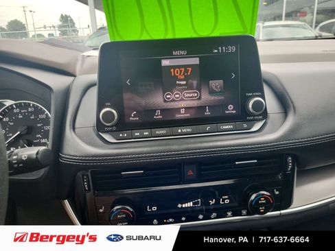 Used 2023 Nissan Rogue SV w/ SV Premium Package AWD/4WD image 23