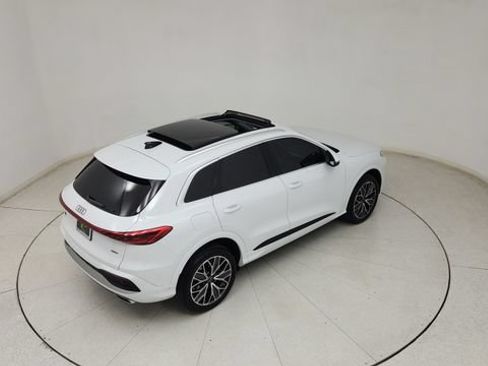 Used 2025 Audi Q5 Premium Plus w/ Premium Plus AWD/4WD image 27
