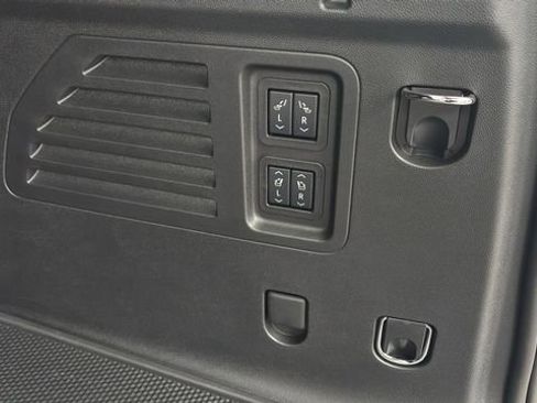 Used 2025 Chevrolet Traverse High Country w/ LPO, Floor Liner Package image 39