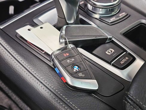 Used 2019 BMW X6 xDrive35i w/ M Sport Package image 31