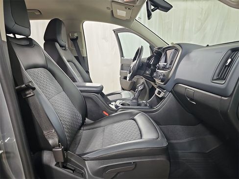 Used 2022 Chevrolet Colorado Z71 image 16