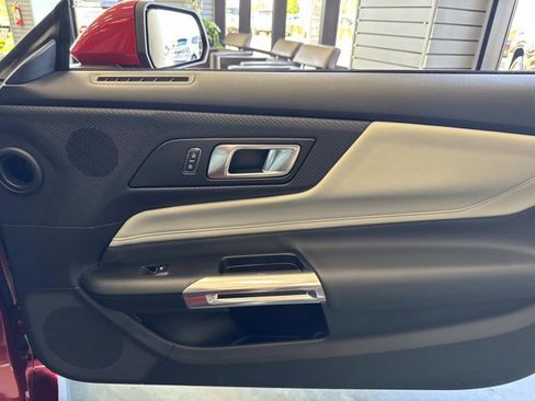 Used 2024 Ford Mustang GT Premium image 17