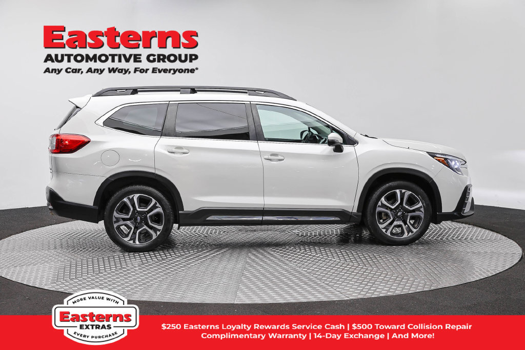 Used 2023 Subaru Ascent Limited AWD/4WD image 5