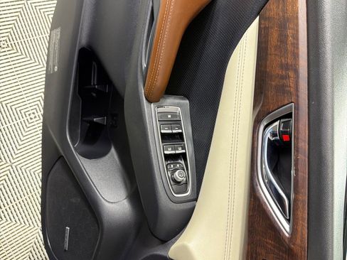 Used 2019 Subaru Ascent Touring w/ Popular Package #2 image 11