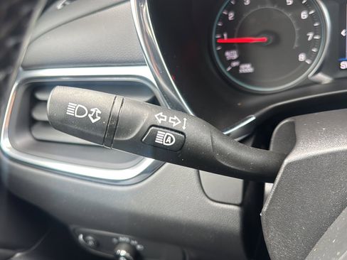 Used 2023 Chevrolet Equinox LT image 26