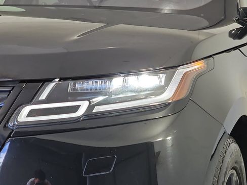 Used 2020 Land Rover Range Rover Velar S AWD/4WD image 31