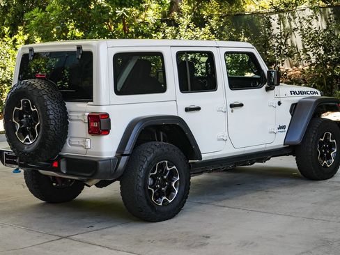 Used 2022 Jeep Wrangler Unlimited Rubicon 4xe w/ Cold Weather Group AWD/4WD image 6