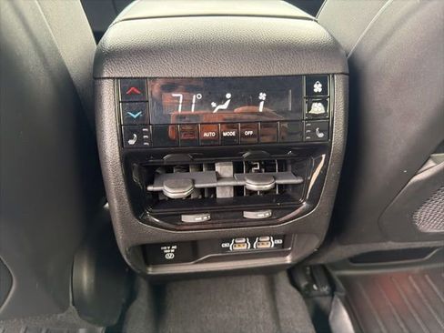 Used 2021 Jeep Grand Cherokee L Overland image 14