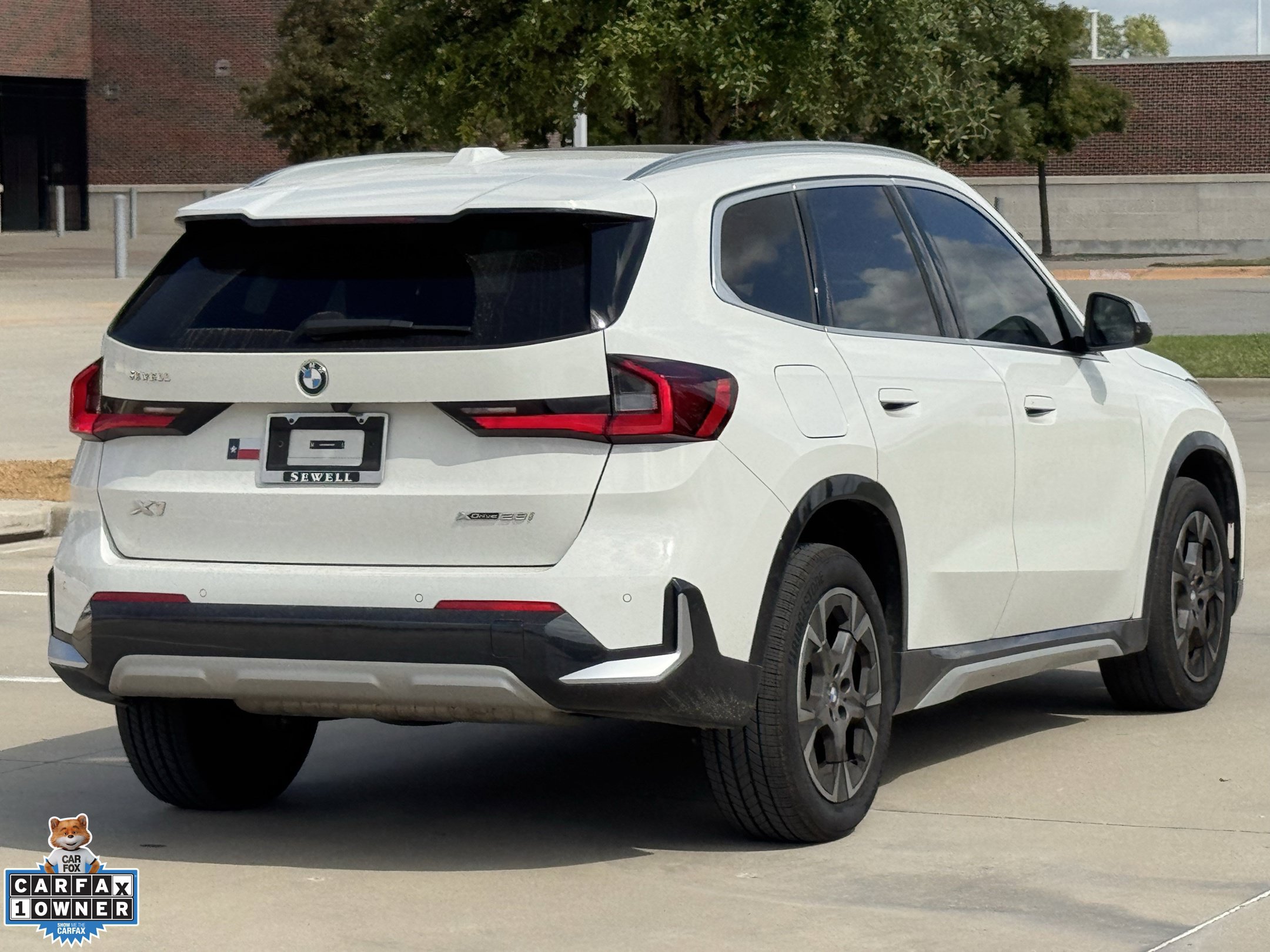 Used 2024 BMW X1 xDrive28i w/ Premium Package AWD/4WD image 4