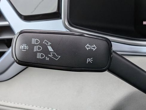 New 2026 Volkswagen Taos SE image 24