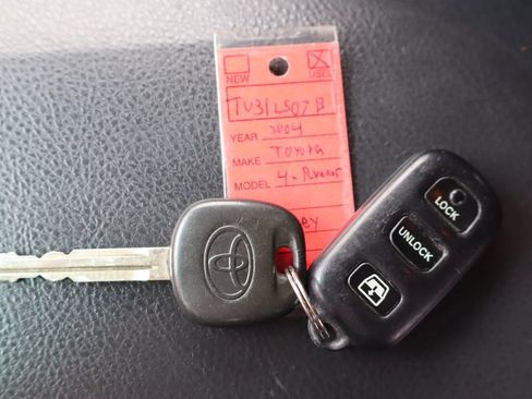 Used 2004 Toyota 4Runner Sport AWD/4WD image 46