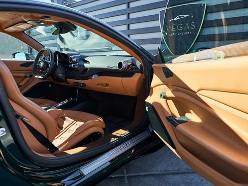 Used 2022 Ferrari F8 Tributo image 26