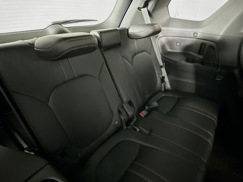 Used 2024 Honda Pilot TrailSport image 35