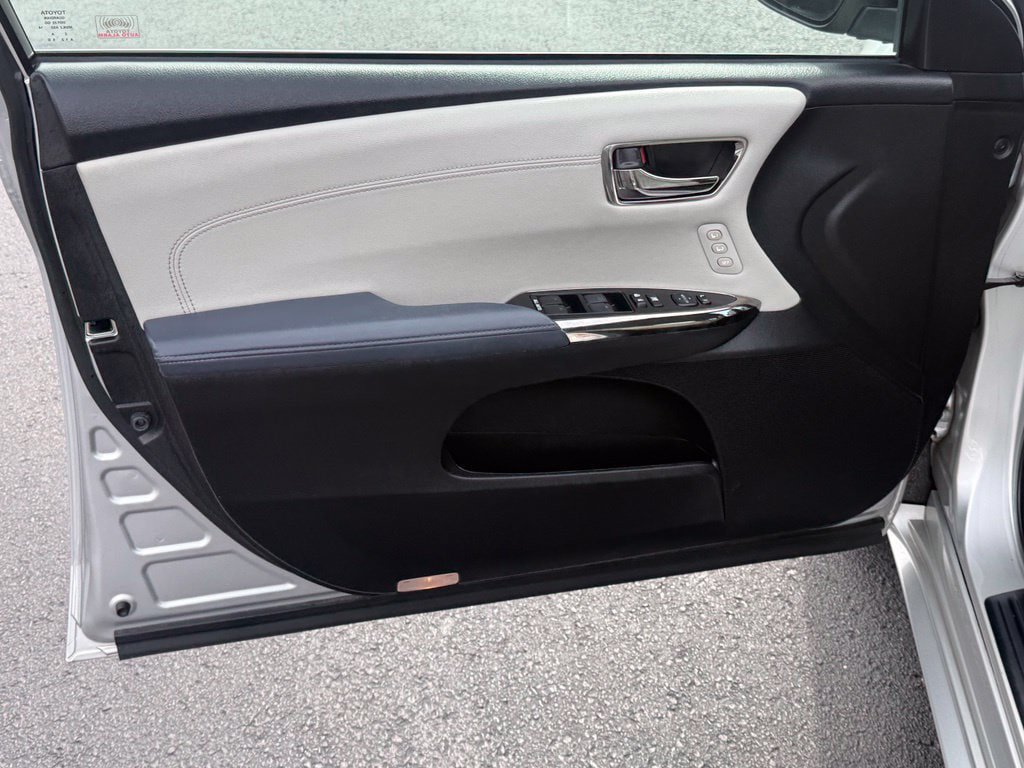 Used 2014 Toyota Avalon XLE Touring FWD image 13