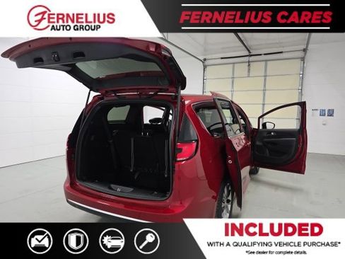 New 2026 Chrysler Pacifica Select image 10