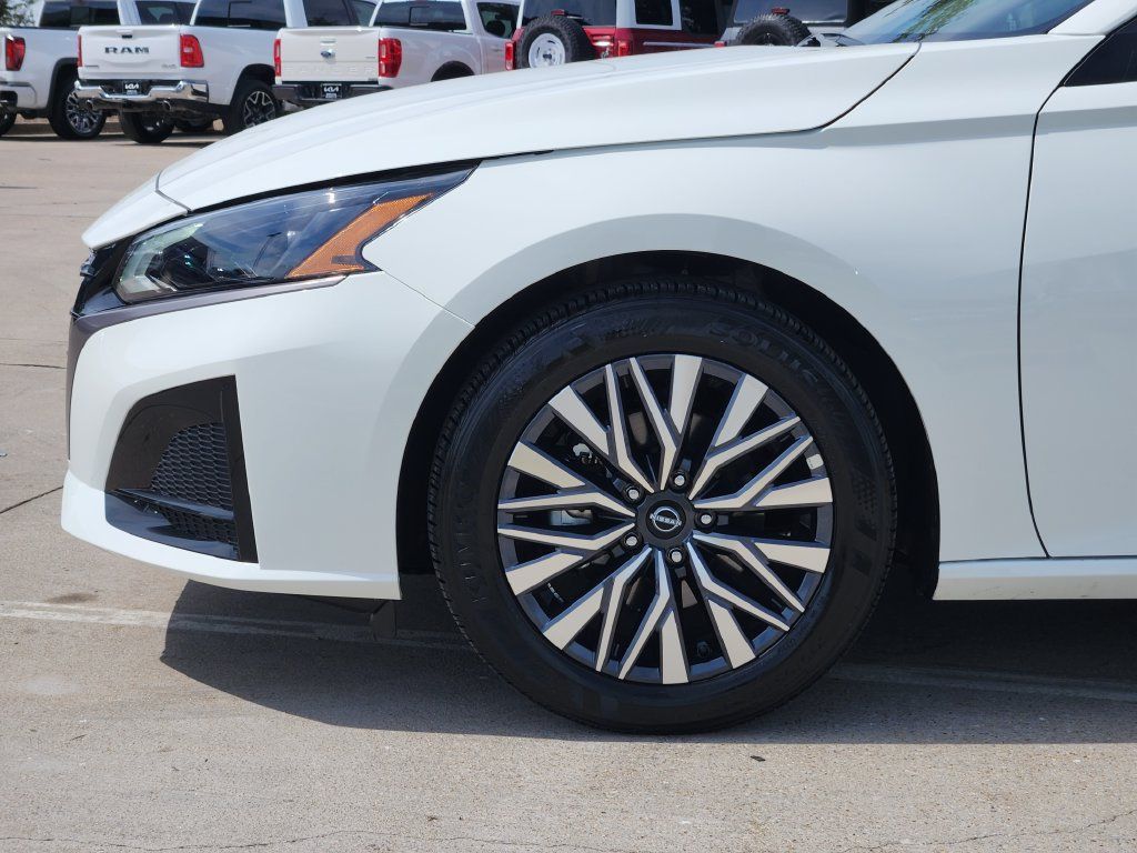 Used 2026 Nissan Altima 2.5 SV FWD image 14