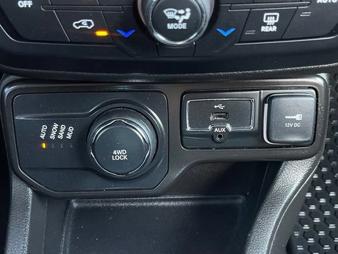 Certified 2022 Jeep Renegade Sport AWD/4WD image 32