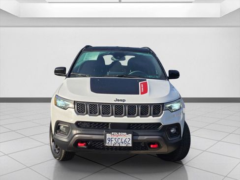 Used 2023 Jeep Compass Trailhawk image 2