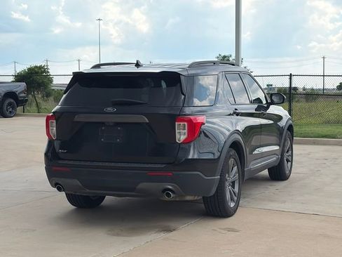 Used 2021 Ford Explorer XLT w/ Equipment Group 202A RWD image 9