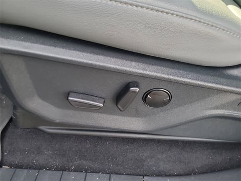 Used 2025 Ford F150 Lightning Flash image 17