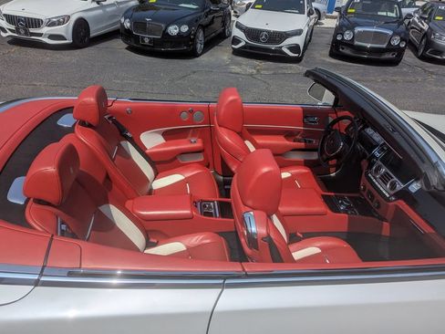 Used 2018 Rolls-Royce Dawn RWD image 81