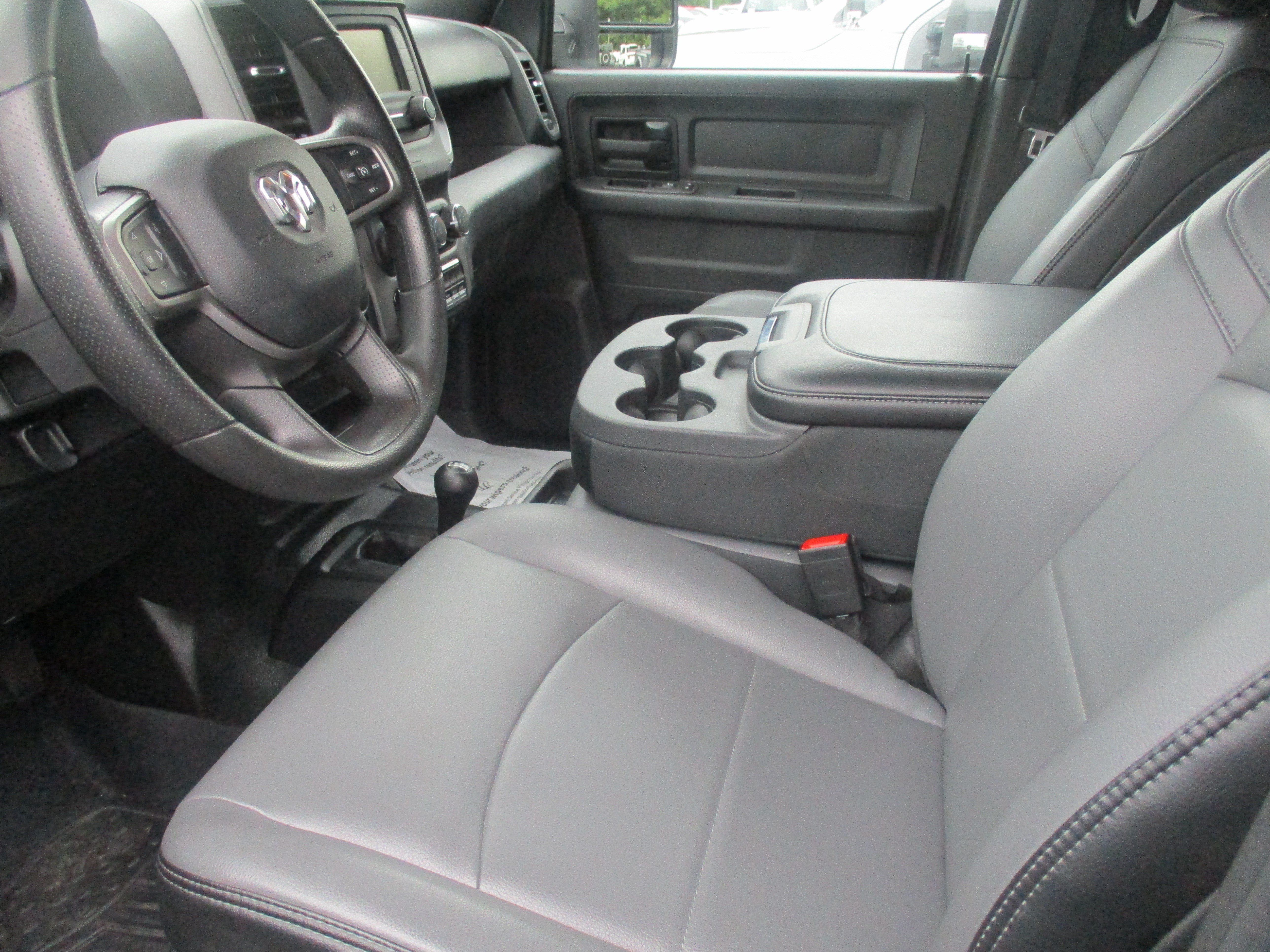 Used 2024 RAM 2500 Tradesman w/ Chrome Appearance Group AWD/4WD image 13