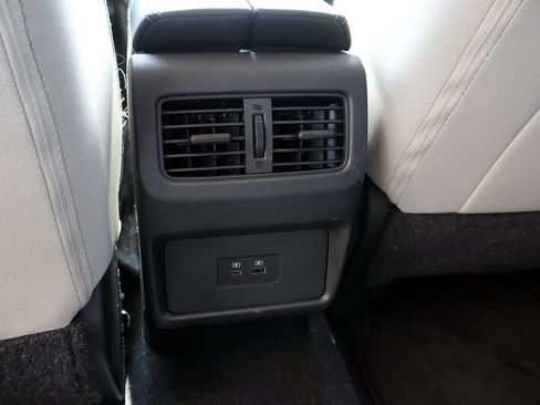 Used 2023 Nissan Rogue SV FWD image 14