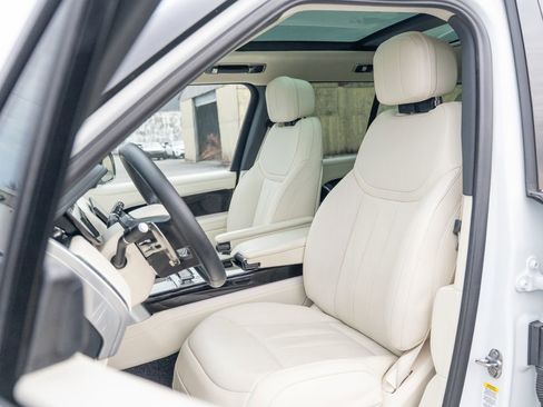 Used 2025 Land Rover Range Rover SE image 20