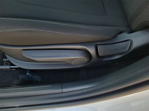 Certified 2025 Hyundai Elantra Sport image 10