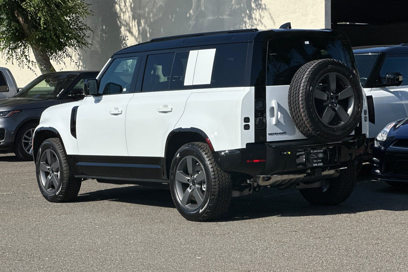 New 2026 Land Rover Defender 110 X-Dynamic SE AWD/4WD image 4