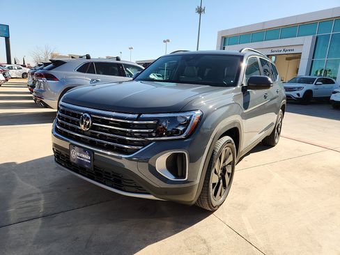 New 2026 Volkswagen Atlas SE image 3