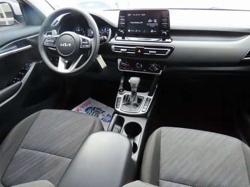 Used 2022 Kia Seltos LX image 17