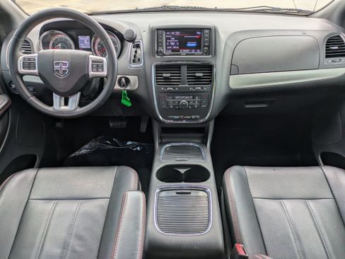 Used 2019 Dodge Grand Caravan GT FWD image 13