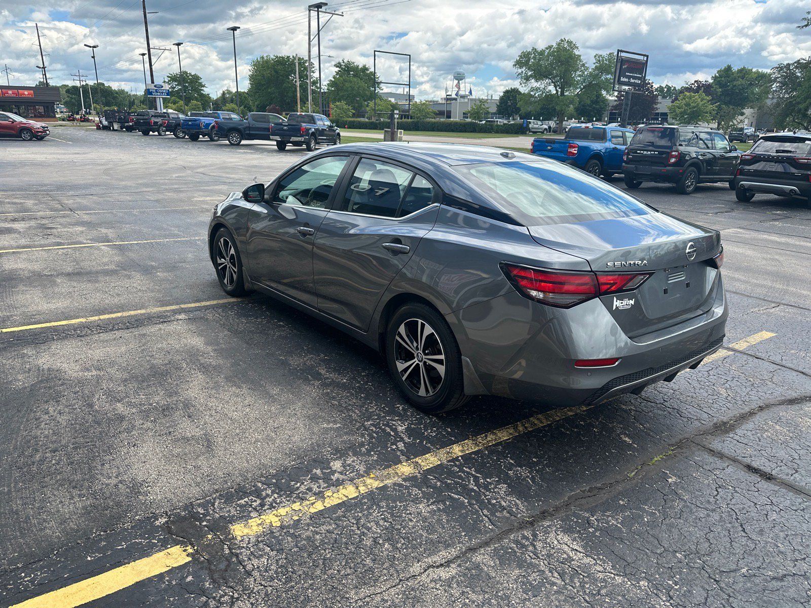 Used 2020 Nissan Sentra SV w/ Trunk Package FWD image 3