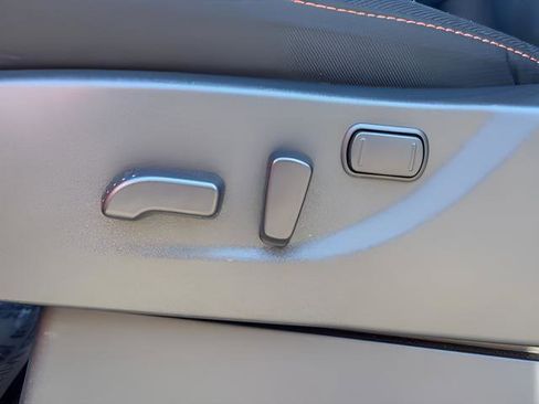 Used 2025 Nissan Frontier PRO-4X image 12