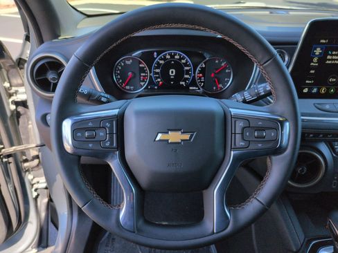 Used 2023 Chevrolet Blazer Premier image 18