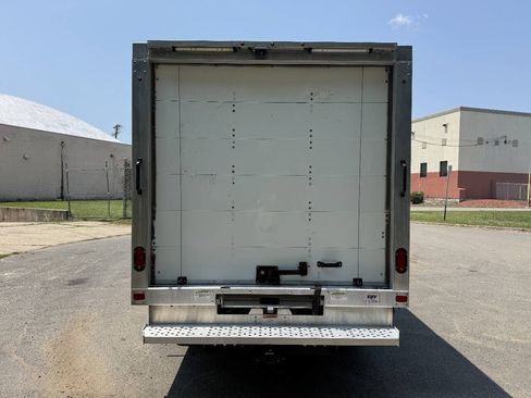 Used 2018 Ford Transit 350 156 DRW RWD image 4