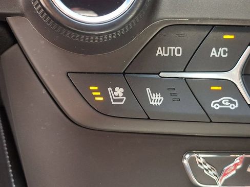 Used 2018 Chevrolet Corvette Stingray Coupe RWD image 28